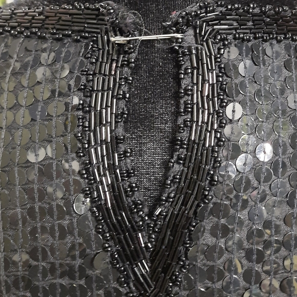 ~{Vintage}~ Silk sequined scalloped edge top. - Picture 8 of 9